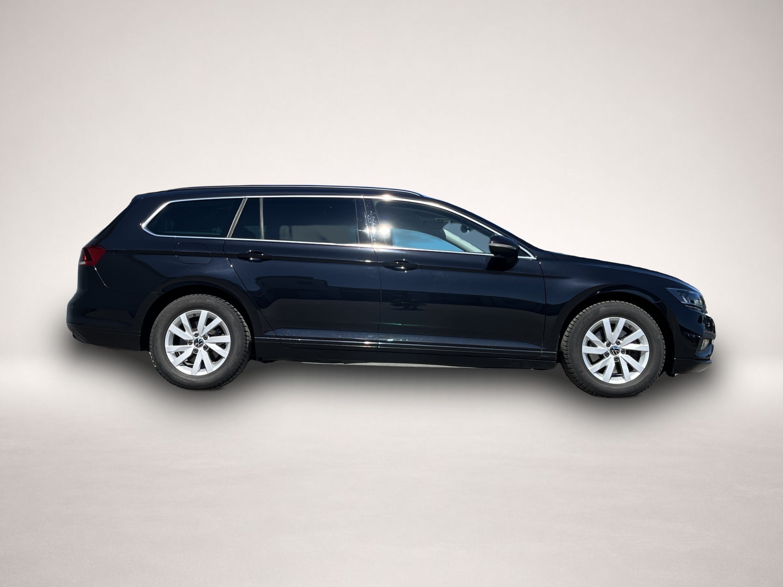 Volkswagen Passat Variant Passat Variant 2.0 TDI DSG Business AHK STHZ Nav - Thumbnail 4