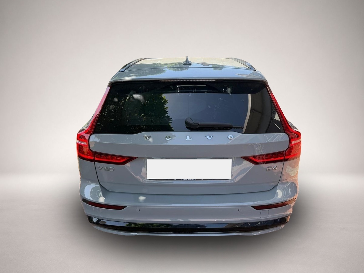 Volvo V60 V60 B4 Plus Dark LED BLIS H&K AHK 360 - Thumbnail 4