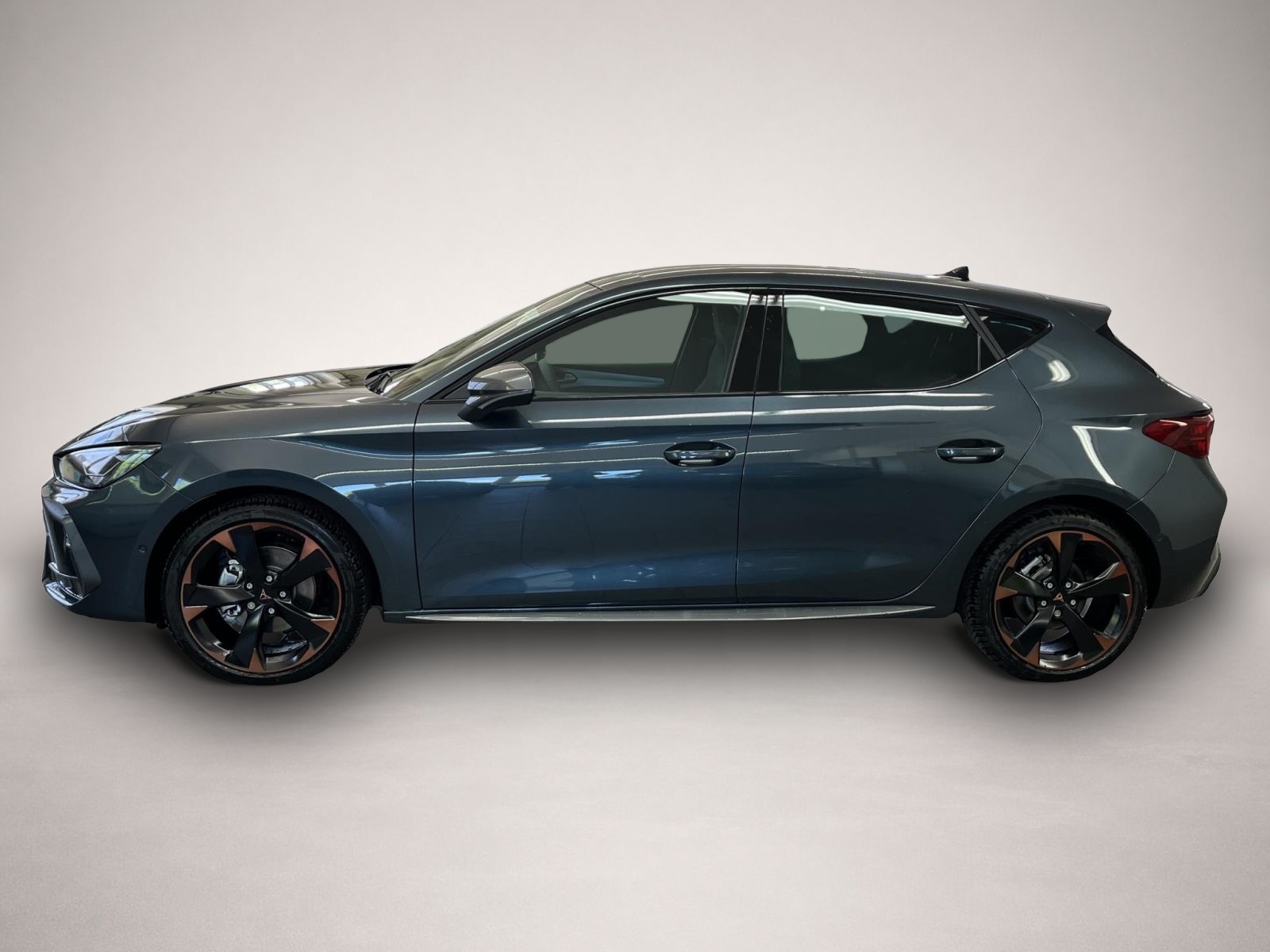 Cupra Leon Leon 1.5 eTSI DSG SENNHEISER PANO MATRIX ALLWETT - Thumbnail 3