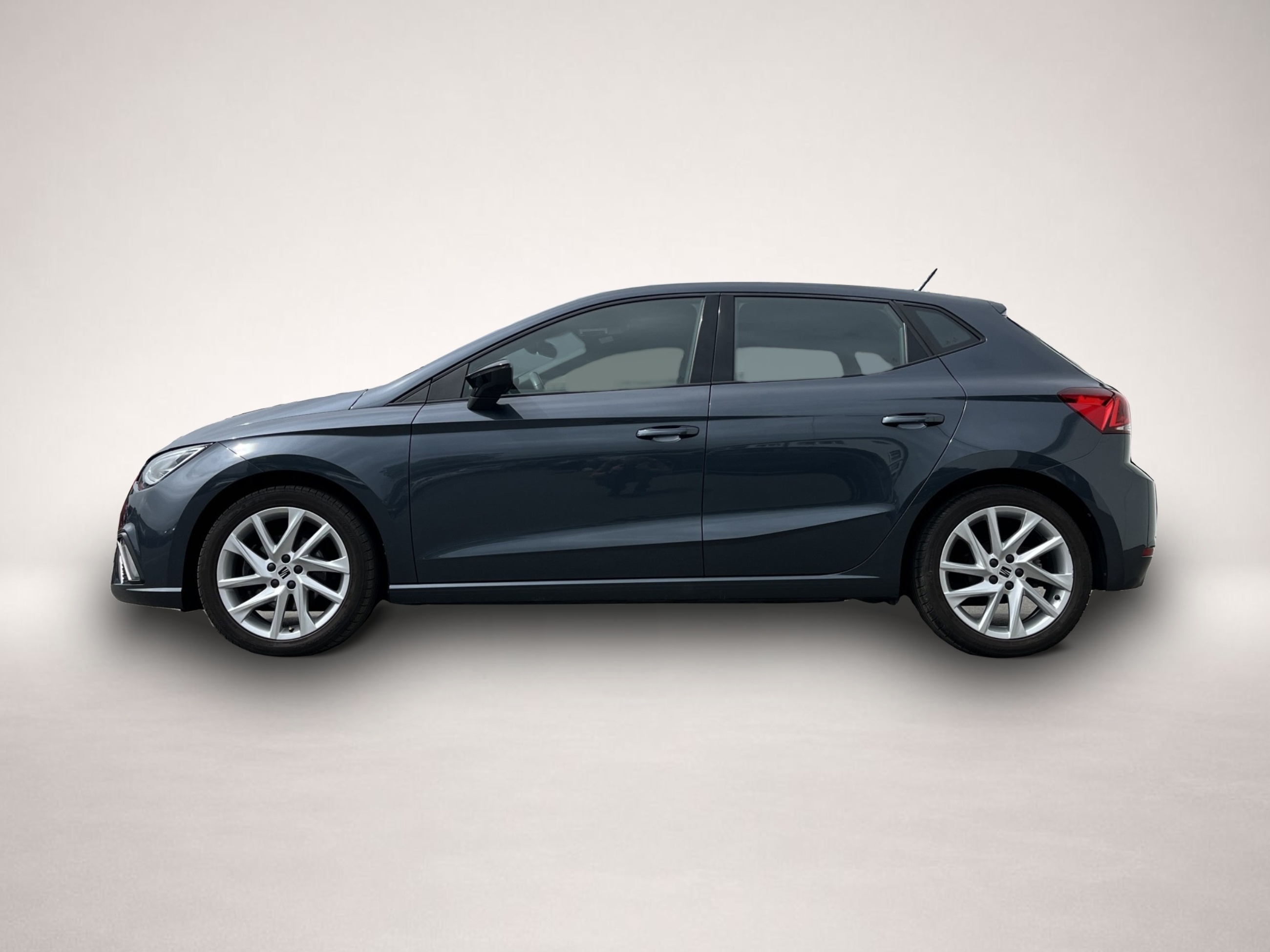 Seat Ibiza Ibiza 1.0 TSI FR Navi LED PDC DAB Dig Cockpit - Thumbnail 2