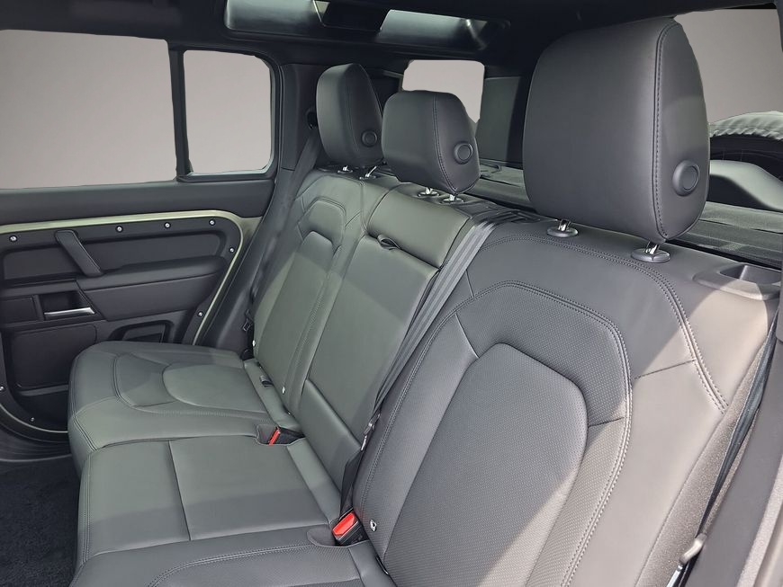Land Rover Defender Defender 110 D300 X-Dynamic HSE - Thumbnail 2