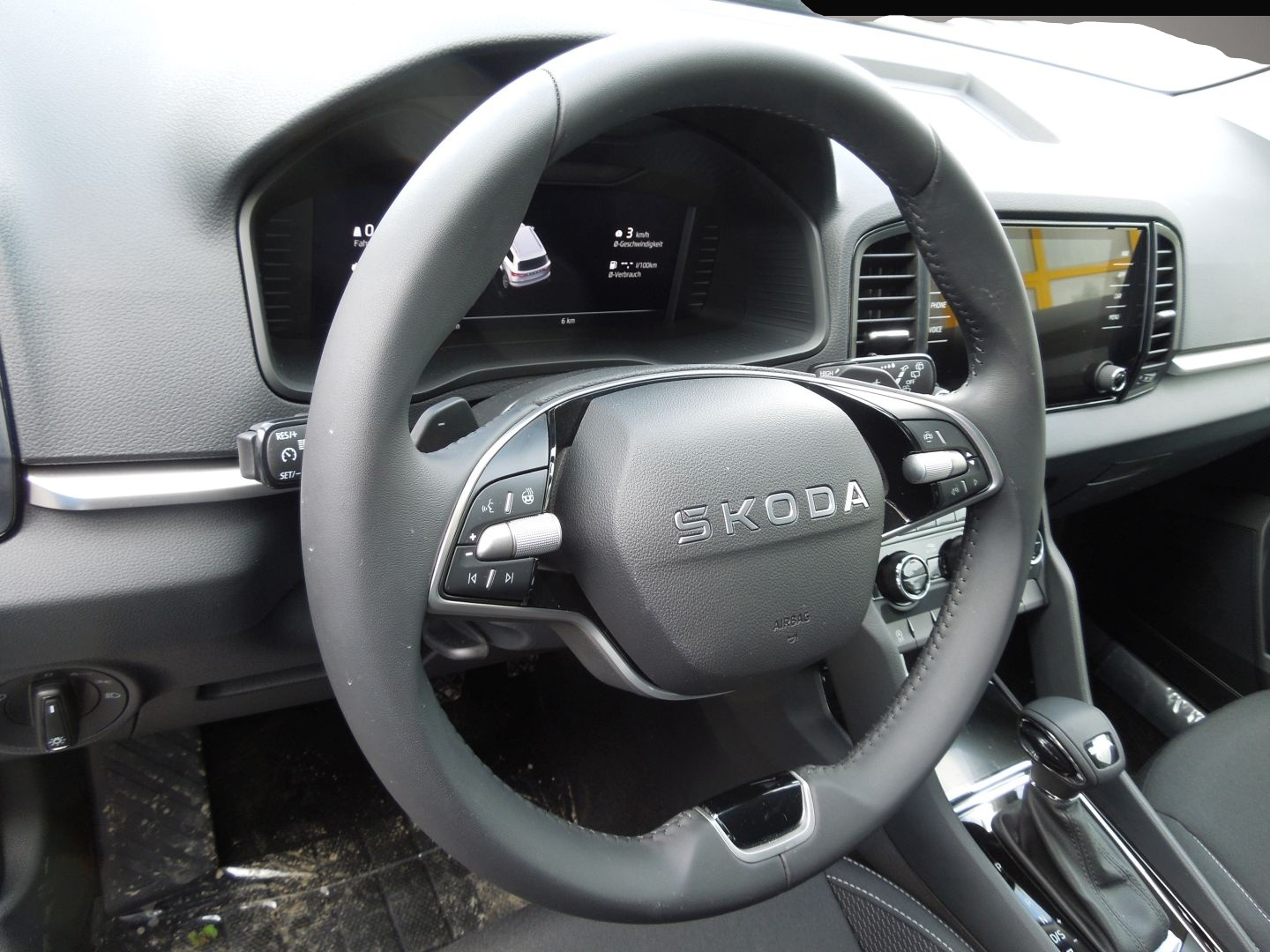 Skoda Karoq Karoq 1.5TSI DSG Selection/LED/AHK/Navi/Sitzheiz - Bild 1