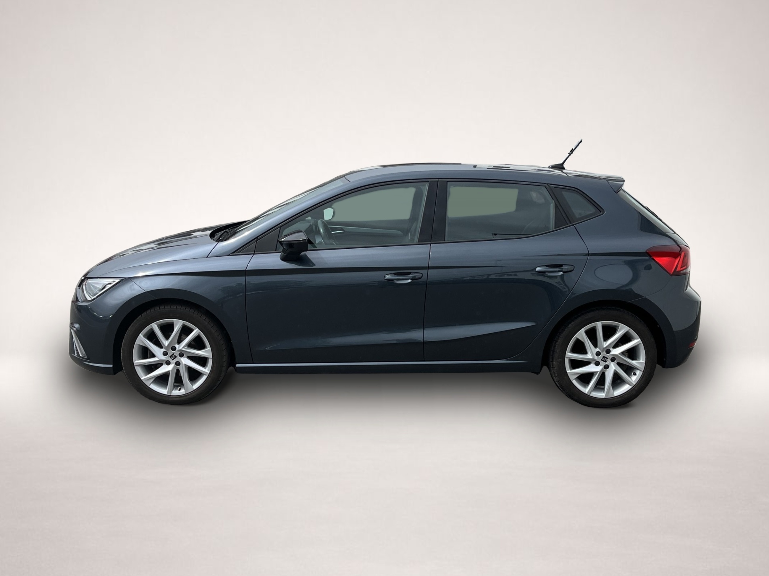 Seat Ibiza Ibiza 1.0 TSI FR Navi LED PDC DAB Dig Cockpit - Thumbnail 3
