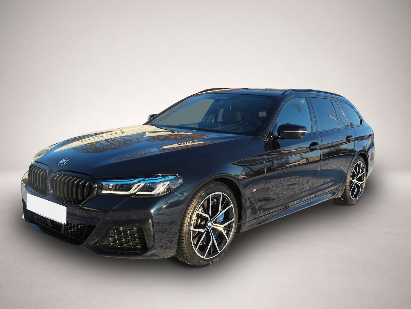BMW 530 530d Touring xDrive M Sport AHK+PANO+HEAD-UP... - Thumbnail 2