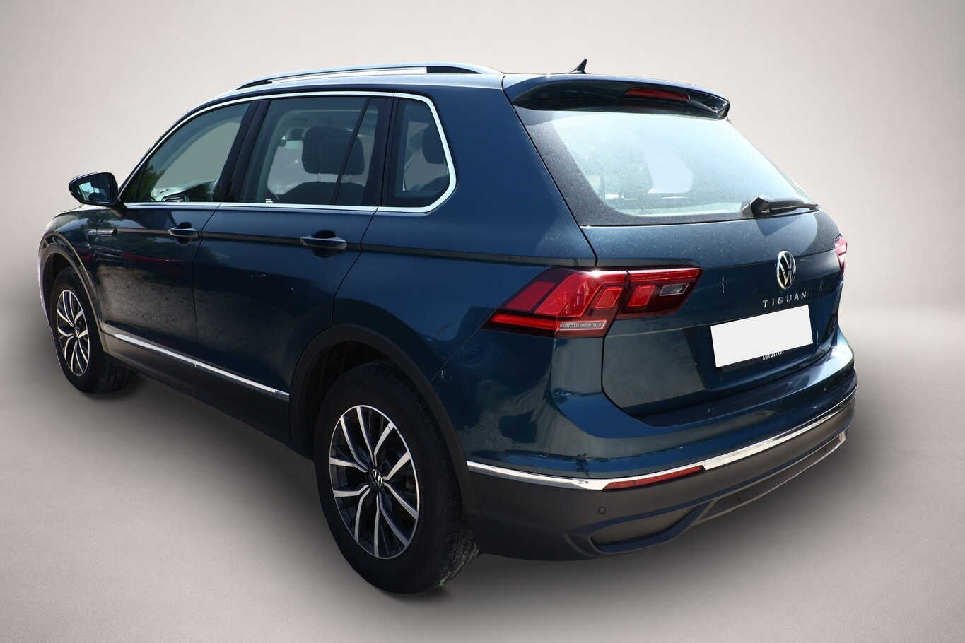 Volkswagen Tiguan Tiguan 1.5 TSI 150 Life Pano AHK ParkAs AppC SHZ - Thumbnail 4