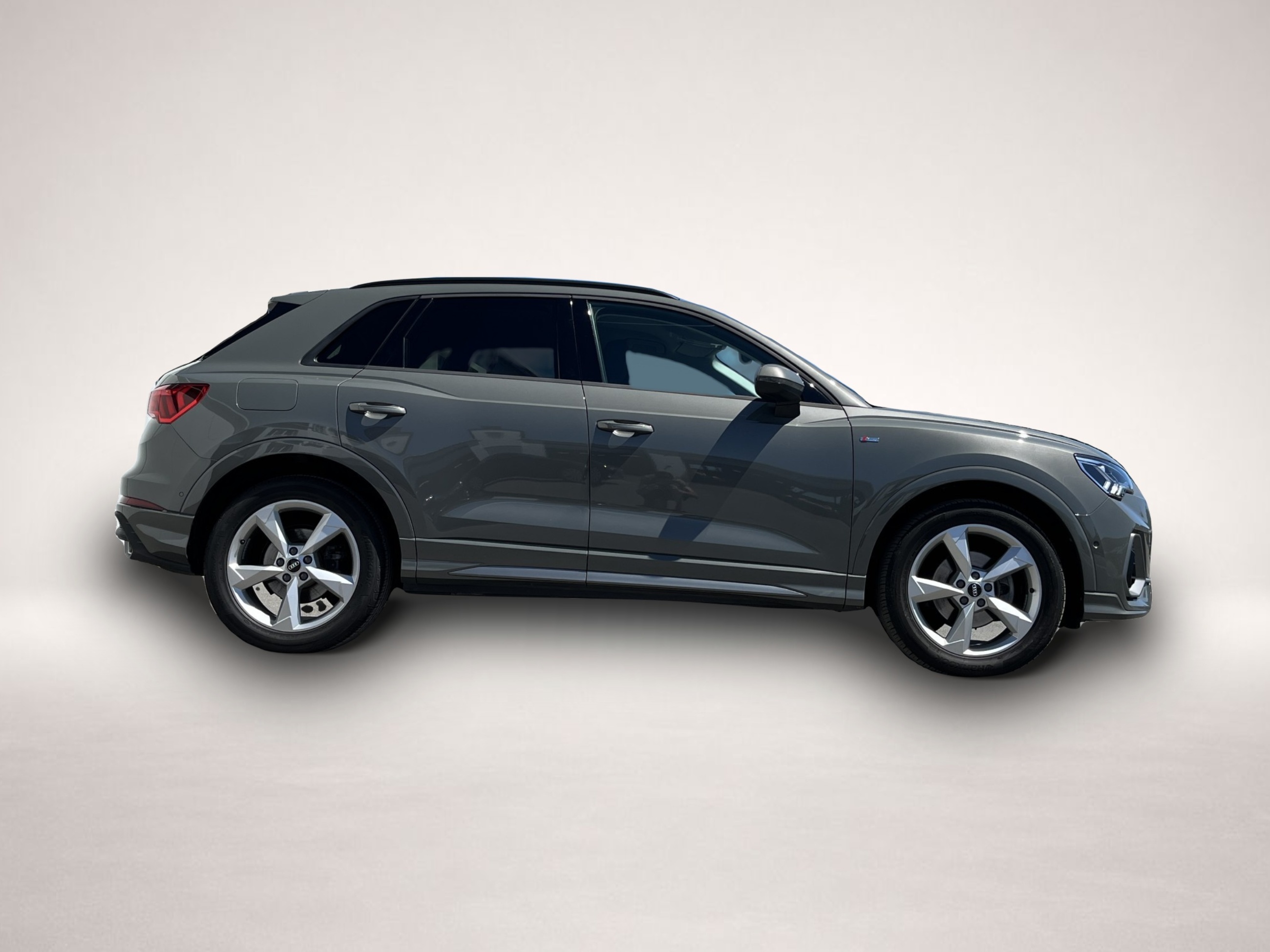 Audi Q3 Q3 35 2.0 TDI S tronic S line AHK ACC Navi LED R - Thumbnail 4