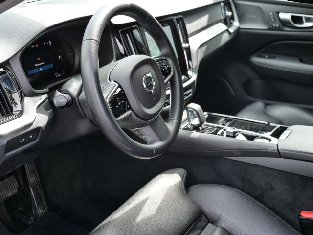 Volvo V60 V60 Kombi Plus Dark Recharge Plug-In Hybrid AWD - Thumbnail 3