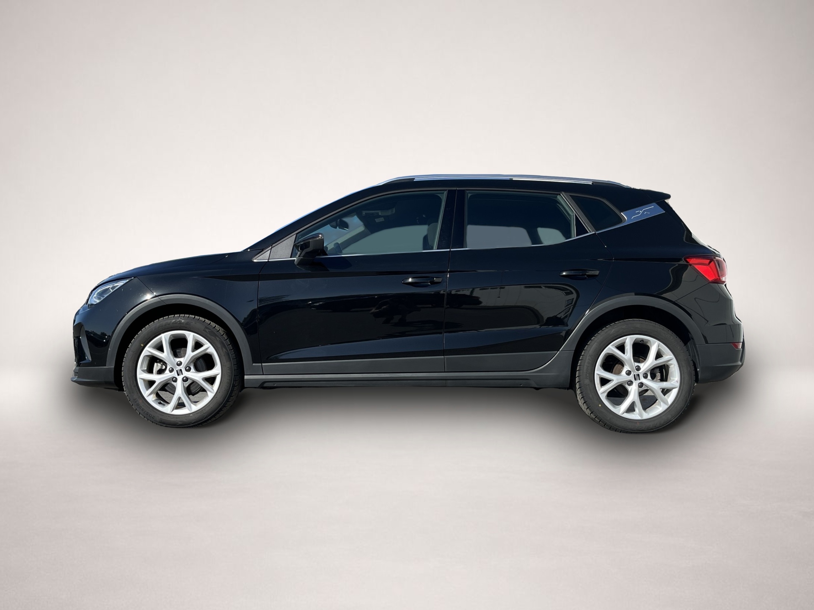 Seat Arona Arona 1.5 TSI DSG FR AHK Navi LED PDC SHZ DAB - Bild 1