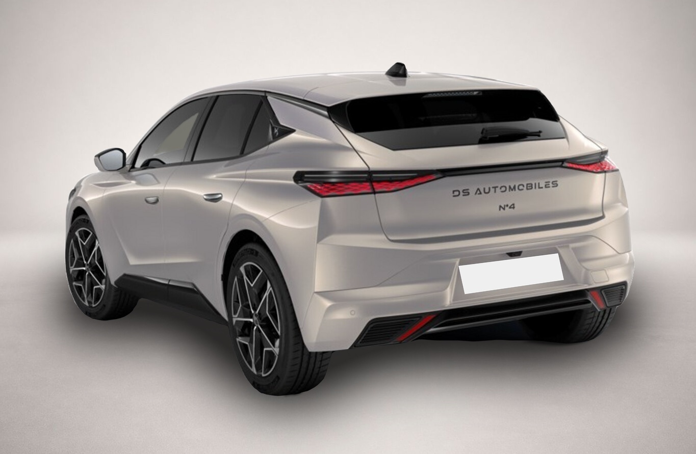 DS Automobiles Nº4 N°4 Hybrid Étoile Alcantara eHK Matrix Massage - Thumbnail 4