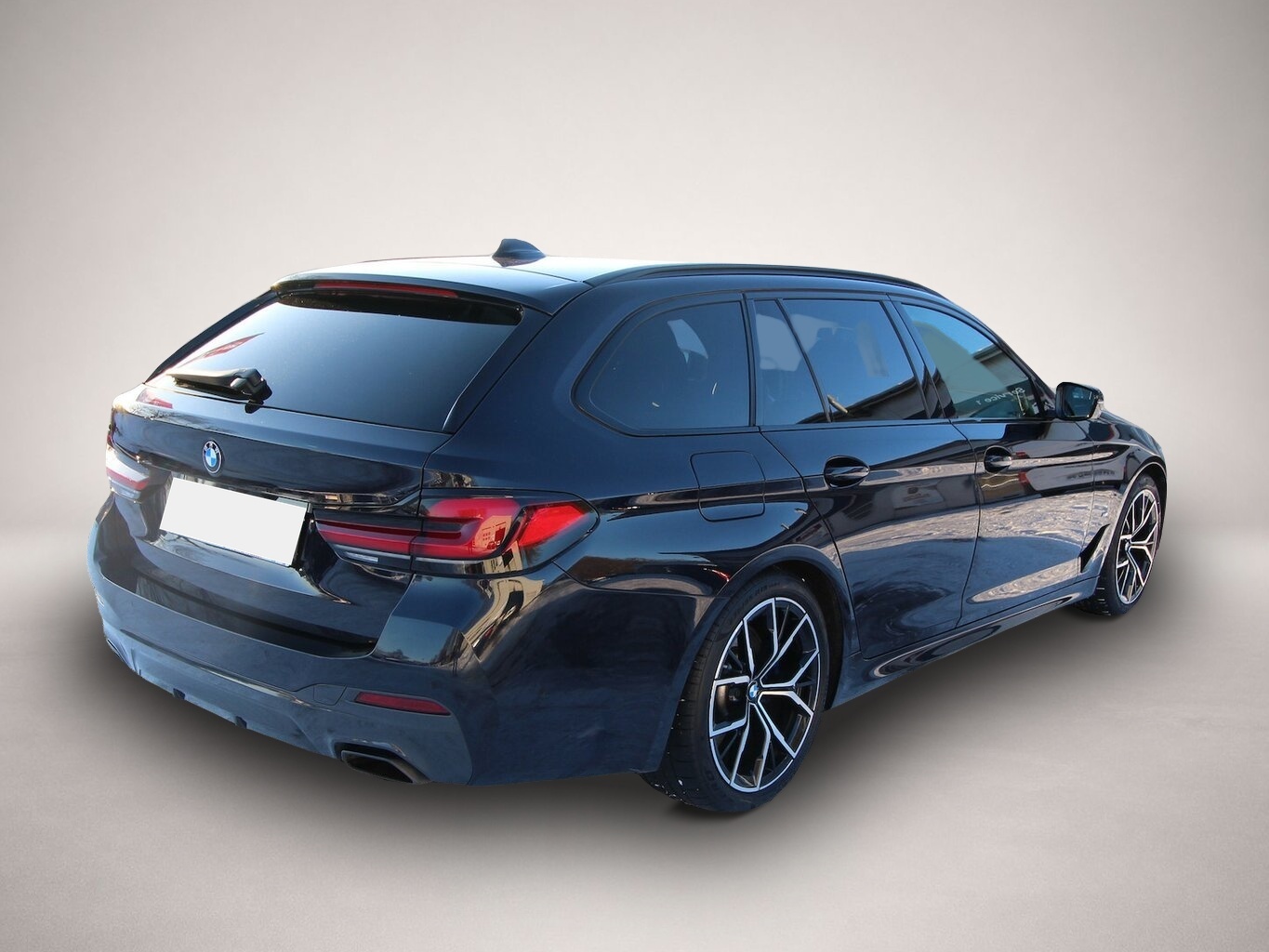 BMW 530 530d Touring xDrive M Sport AHK+PANO+HEAD-UP... - Thumbnail 6