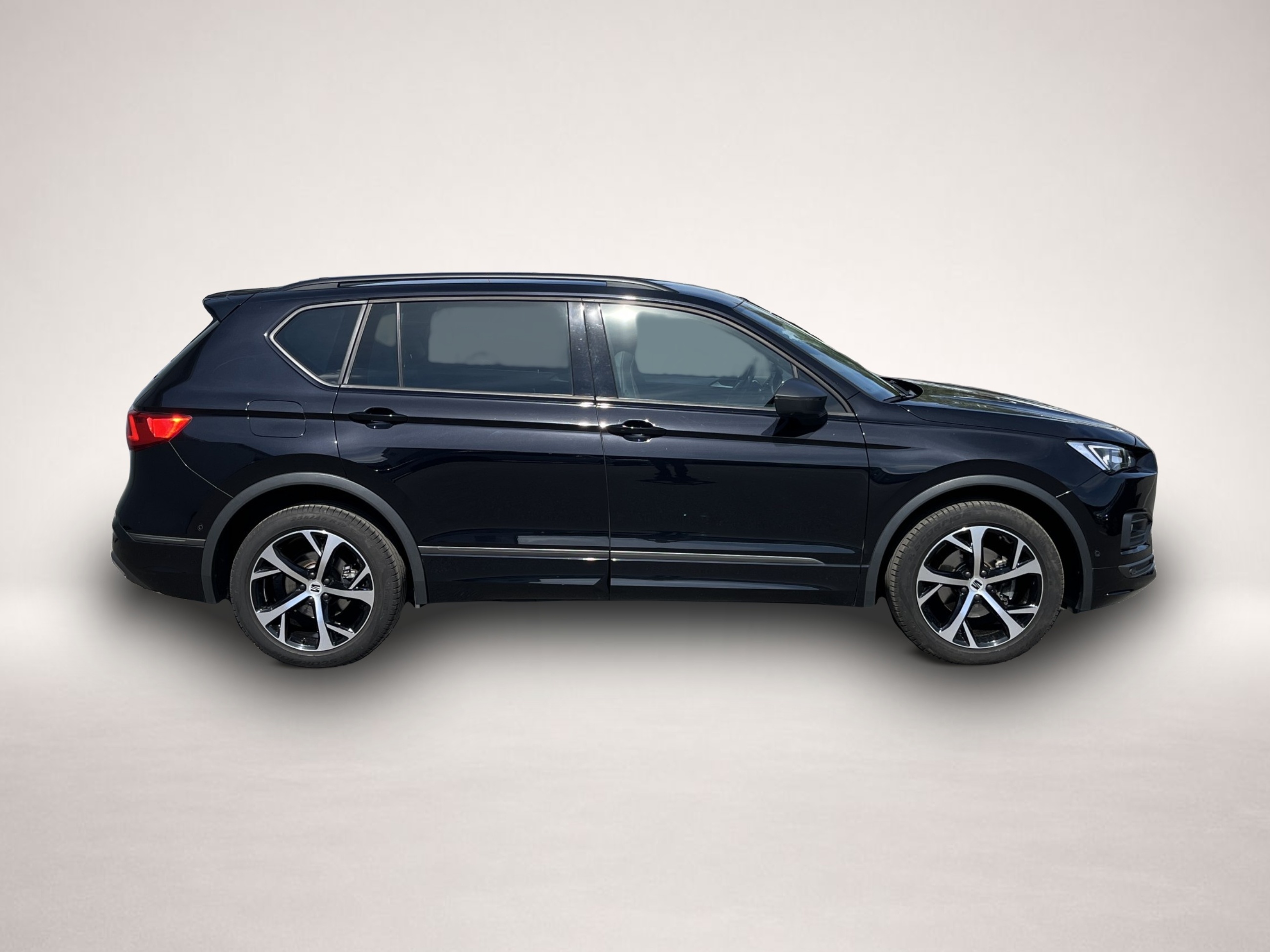 Seat Tarraco Tarraco 1.5 TSI DSG FR AHK Navi ACC LED RFK 4xSH - Thumbnail 4