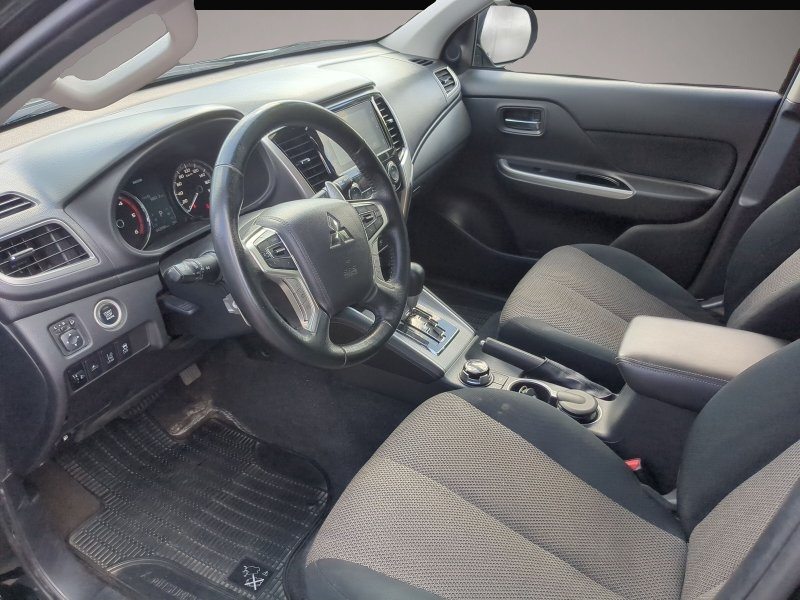 Mitsubishi L200 L200 4x4 2,2 DI-D AT Spirit DoKa AHK - Thumbnail 4