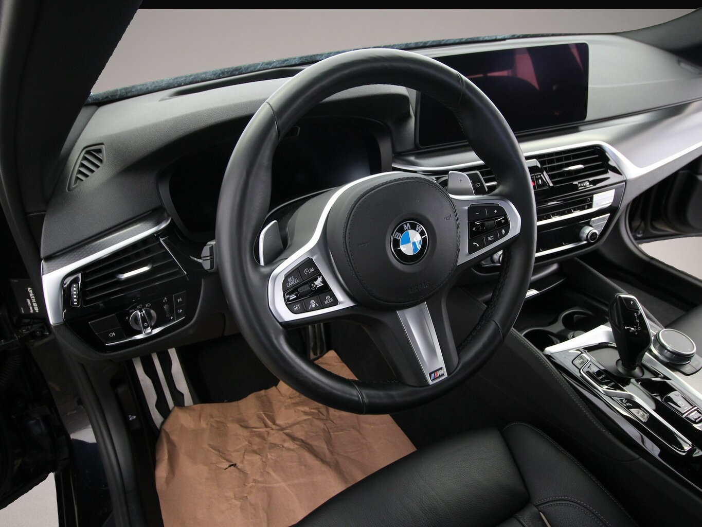 BMW 530 530d Touring xDrive M Sport AHK+PANO+HEAD-UP... - Thumbnail 7