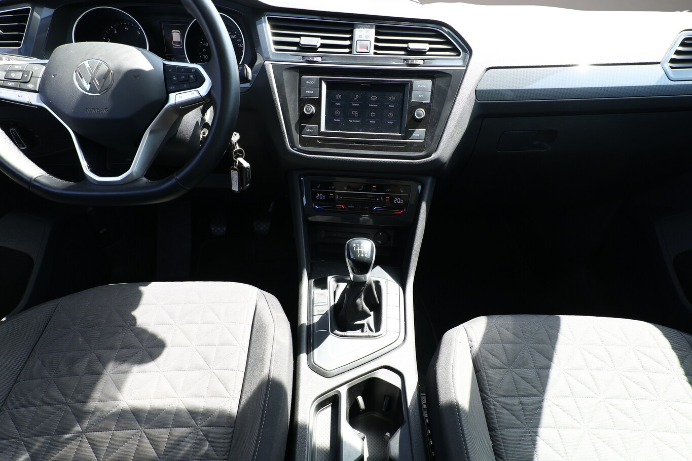 Volkswagen Tiguan Tiguan 1.5 TSI 150 Life Pano AHK ParkAs AppC SHZ - Thumbnail 7