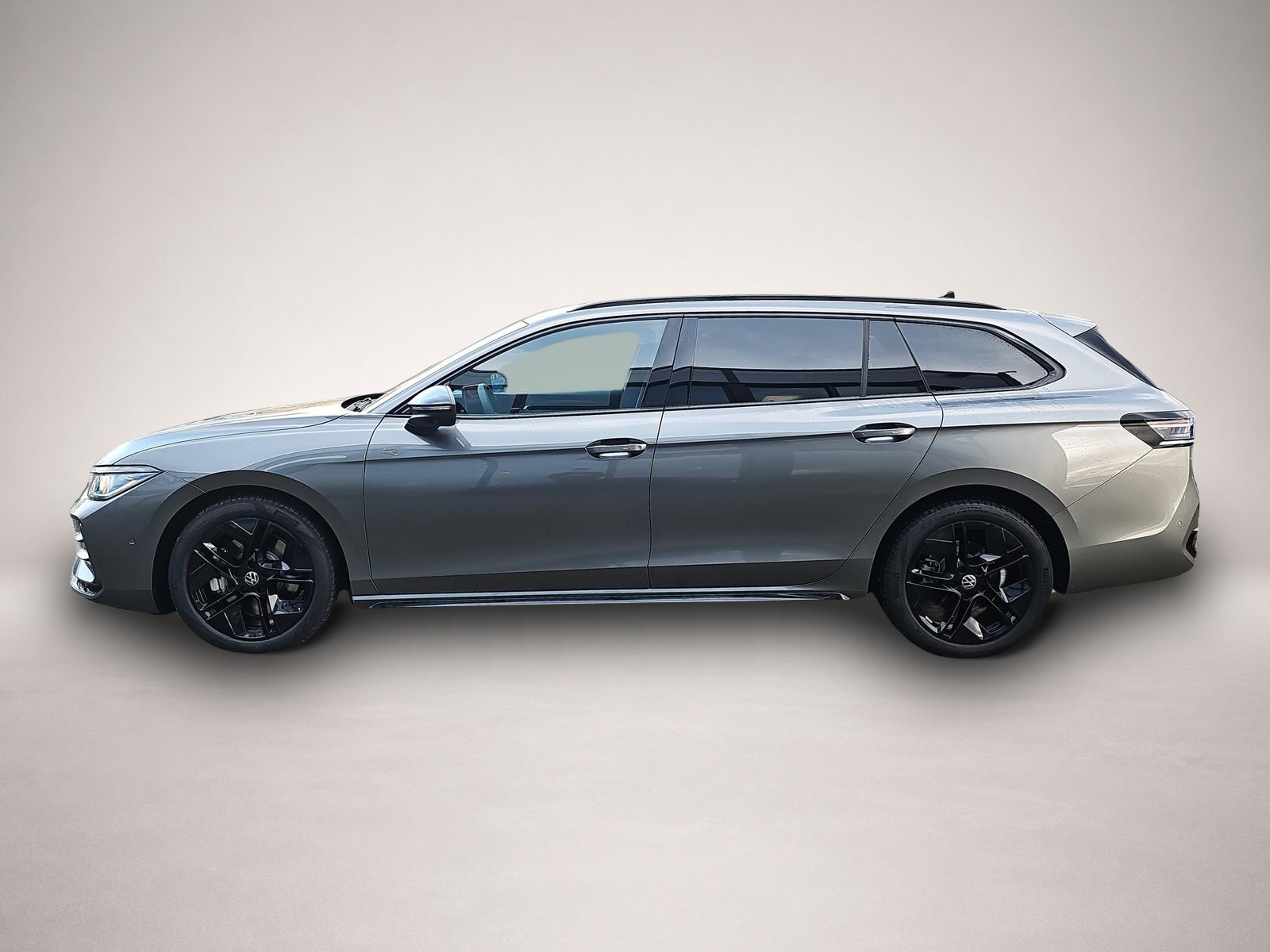 Volkswagen Passat Variant Passat Variant 2.0 TDI DSG 4M R-Line Matrix AHK - Thumbnail 3