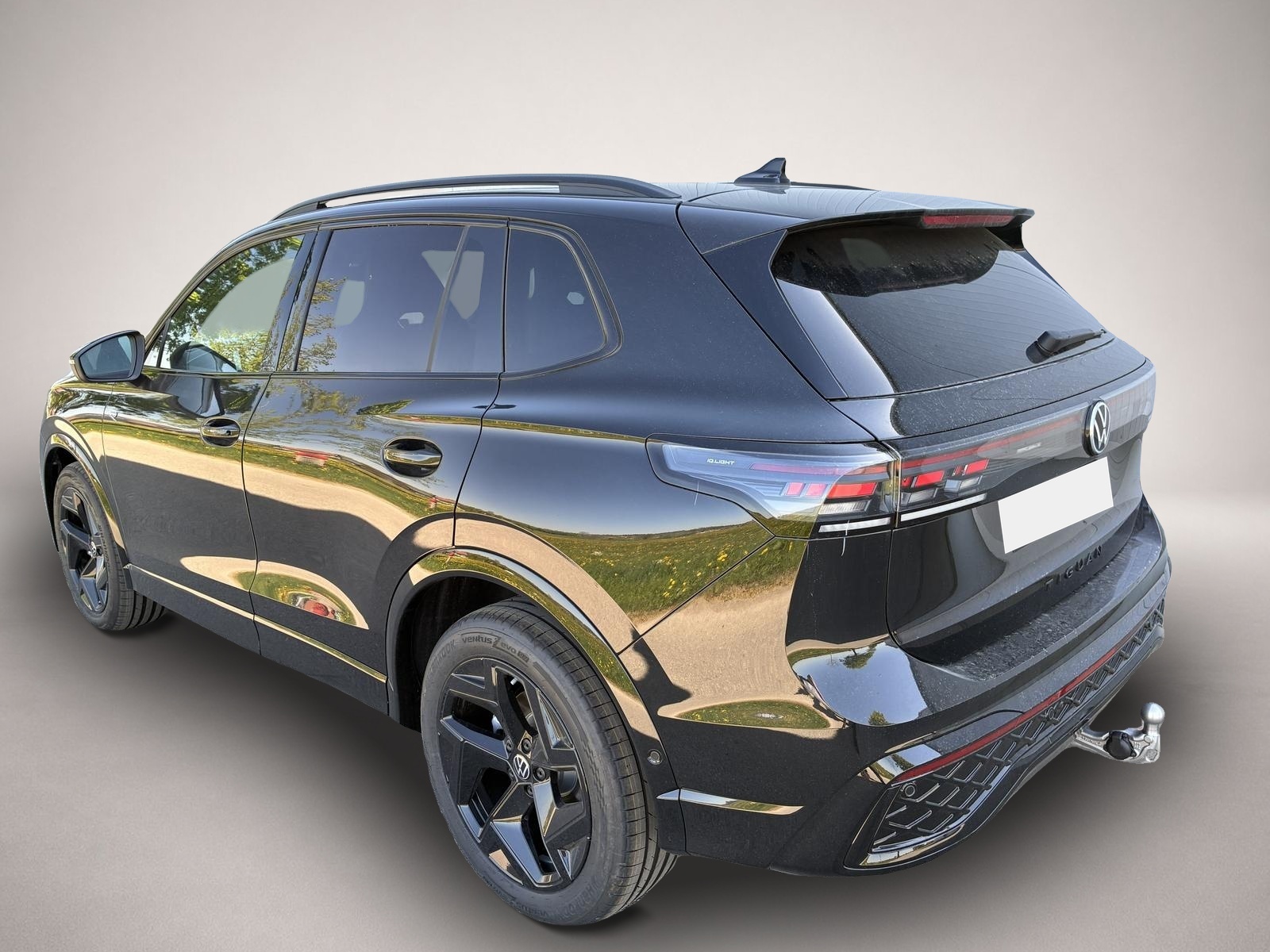 Volkswagen Tiguan Tiguan 2.0 TDI DSG R-Line Head Up Black 360 AHK - Thumbnail 3