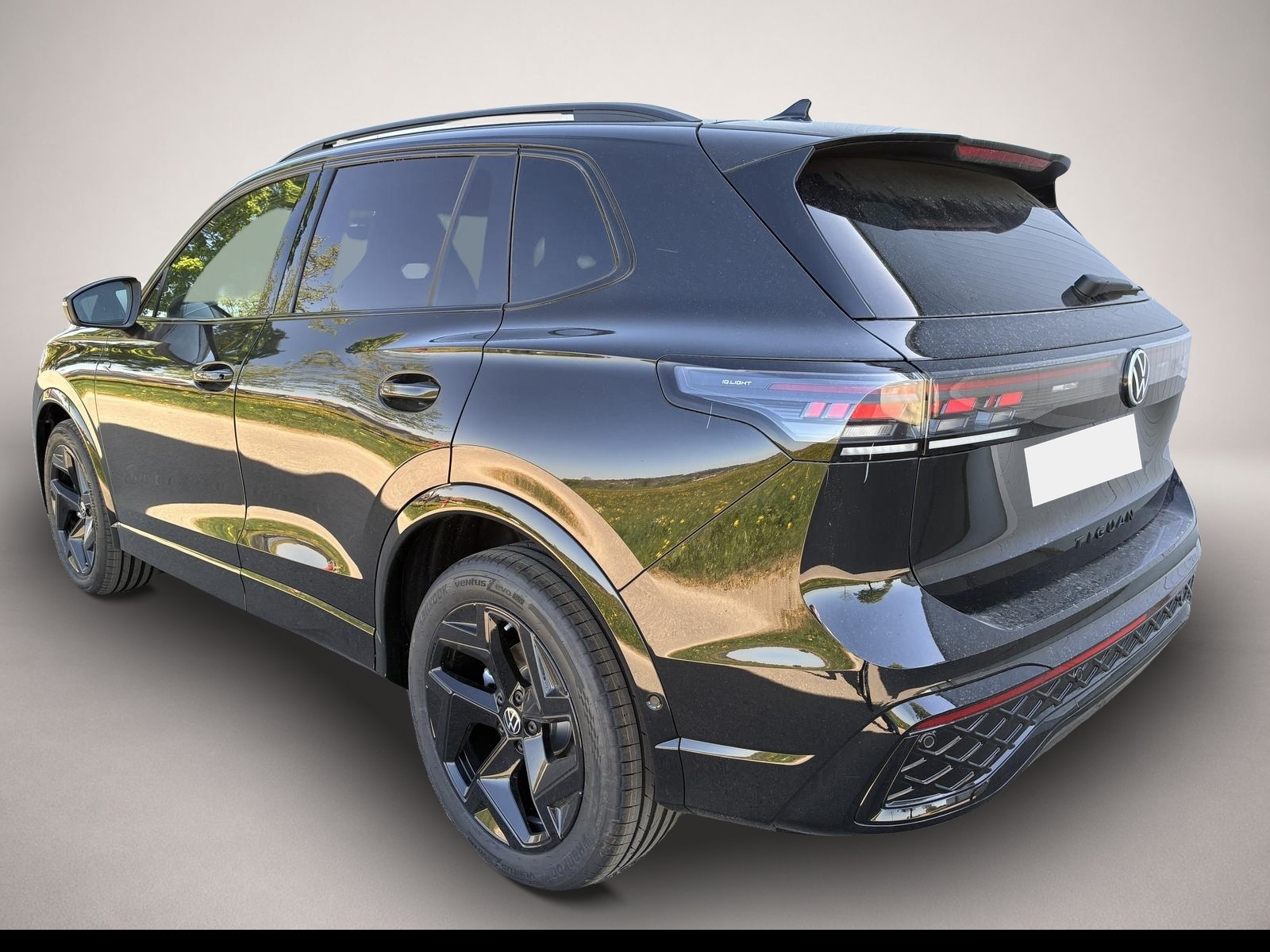Volkswagen Tiguan Tiguan 2.0 TDI DSG R-Line Head Up Black 360 AHK - Thumbnail 2